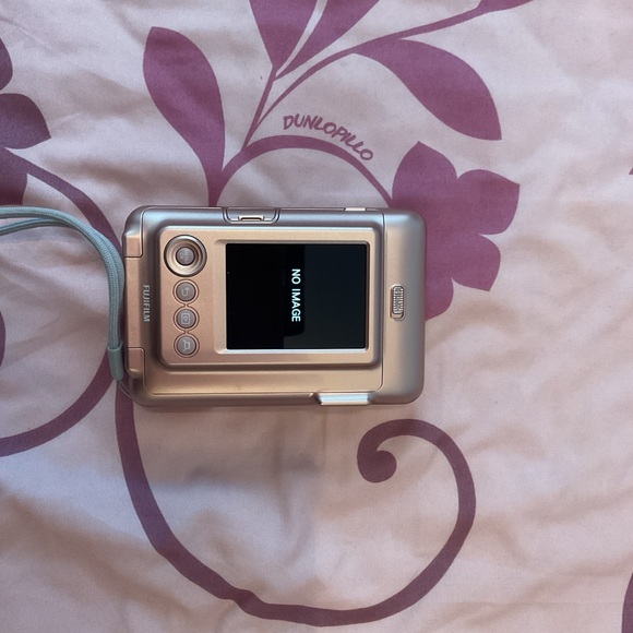 Fujifilm Rose Gold Pink LiPlay Instant Camera - Picture 2 of 3